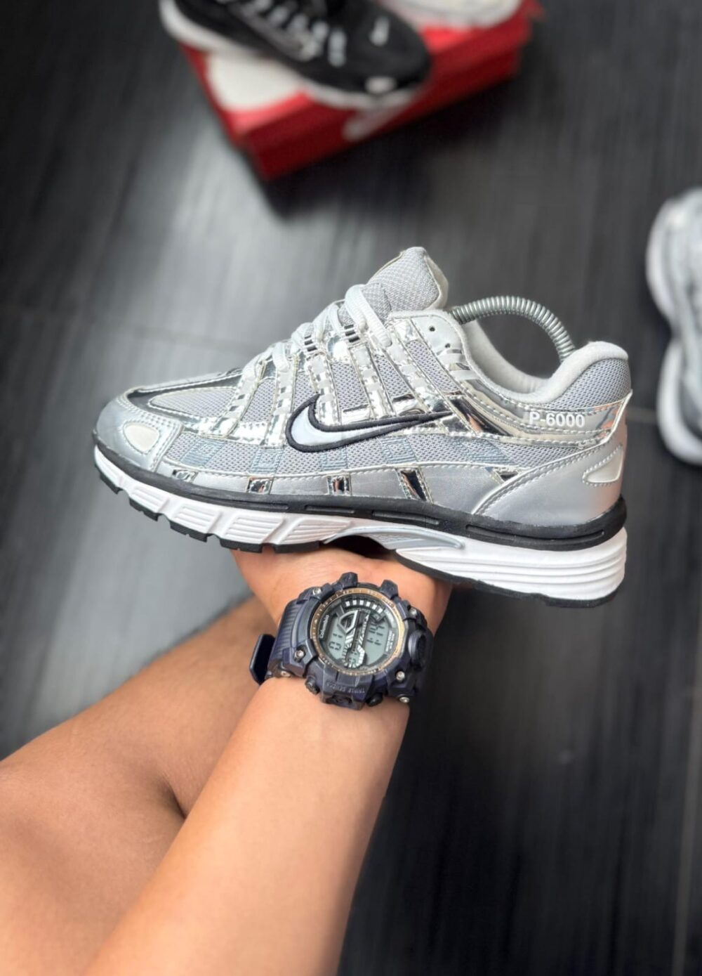 P6000 Gris 1 1000x1389